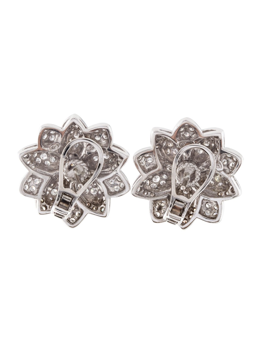 18k 2.80ctw Diamond Flower Earrings