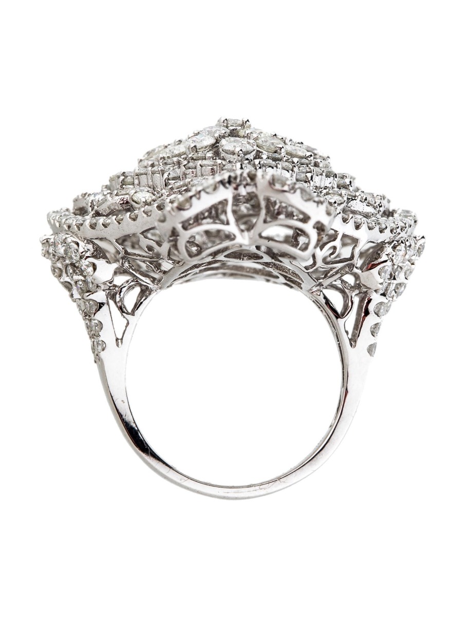 18k White Gold Cocktail Ring