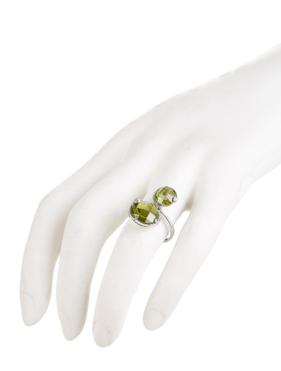 14k White Gold 8.21ctw Peridot and Diamond Ring