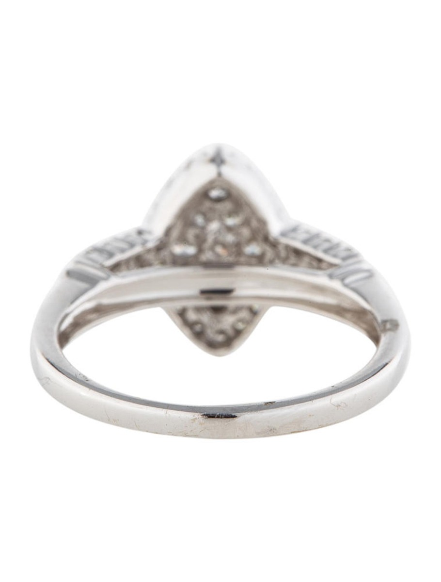 18k White Gold Marquise Diamond Ring