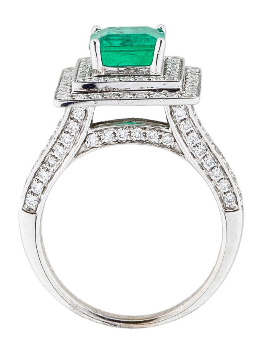 18k White Gold Emerald and Diamond Ring