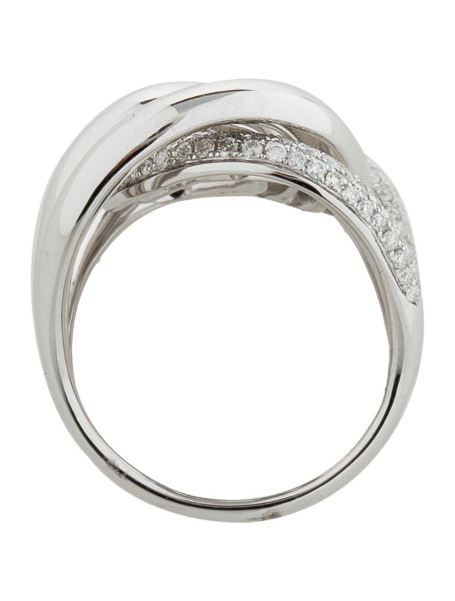 18k White Gold Interlocking Diamond Ring